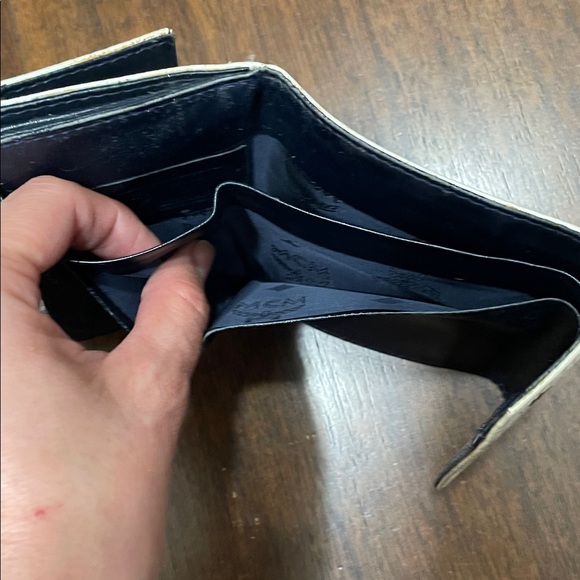 . MCM Cream and Black Logo Tri-Fold Wallet - Picture 7 of 11